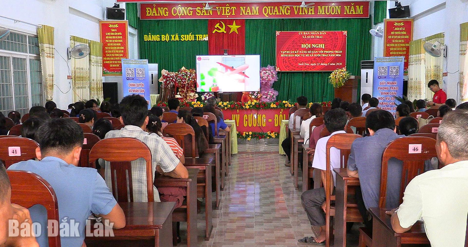 Xã Suối Trai lan tỏa phong trào Bình dân học vụ số 1 Xã Suối Trai tổ chức nâng cao kỹ năng số, lan tỏa phong trào “Bình dân học vụ số” năm 2026
