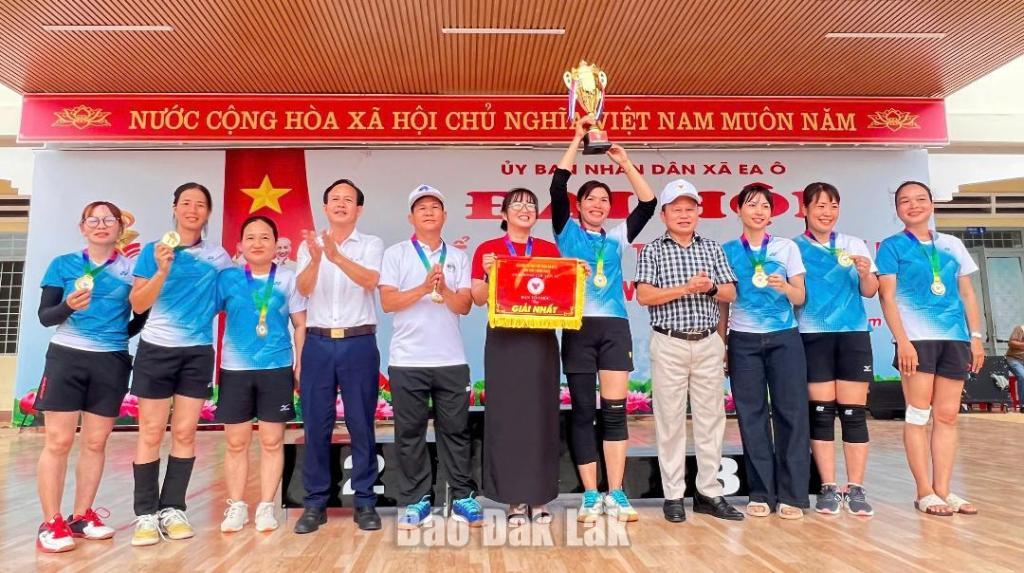 Ban chỉ đạo, Ban tổ chức đại hội trao giải Nhất môn bóng chuyền nam.