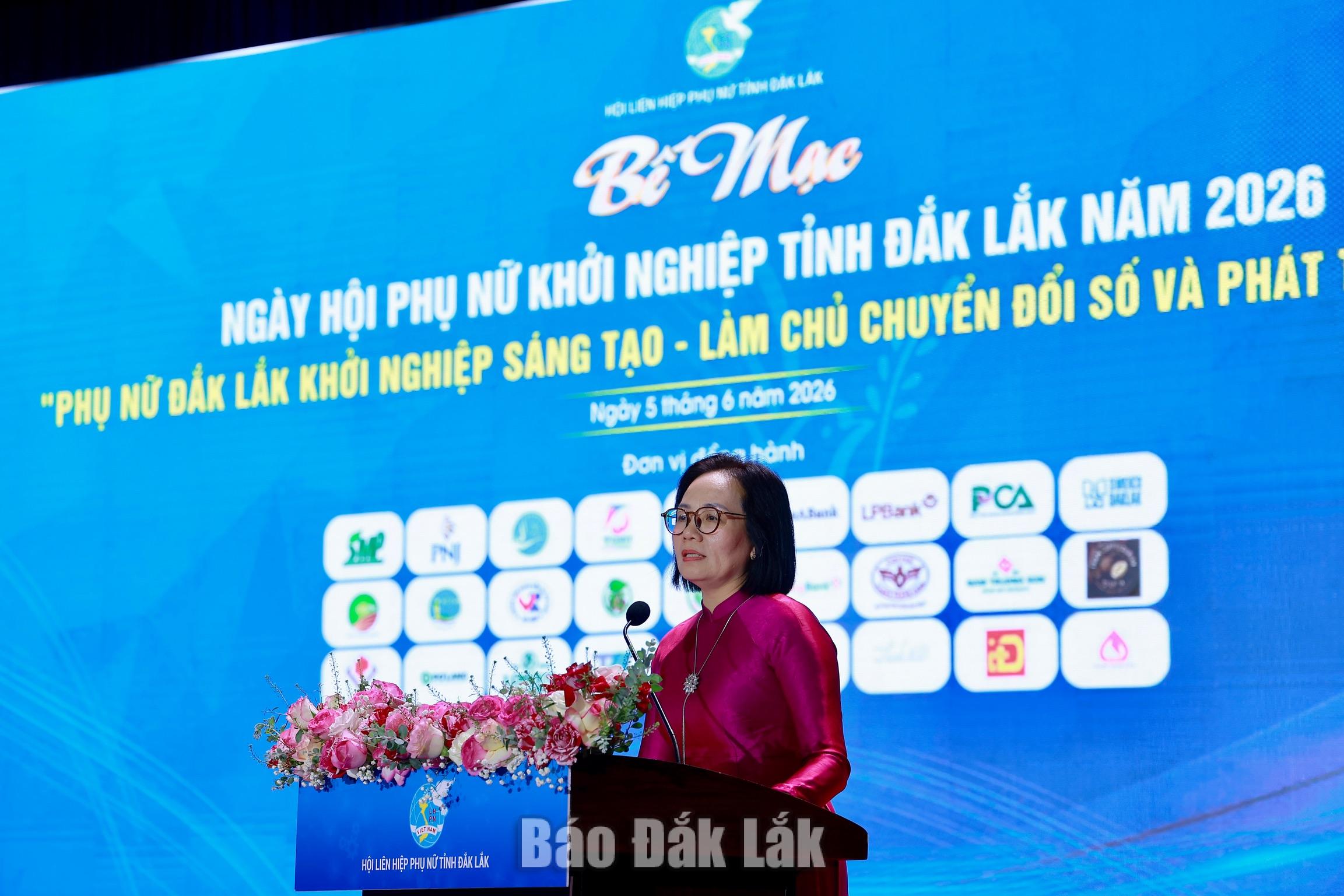 Phó Chủ tịch Ủy ban MTTQ Việt Nam tỉnh, Chủ tịch Hội LHPN tỉnh Nguyễn Thị Hồng Thái 