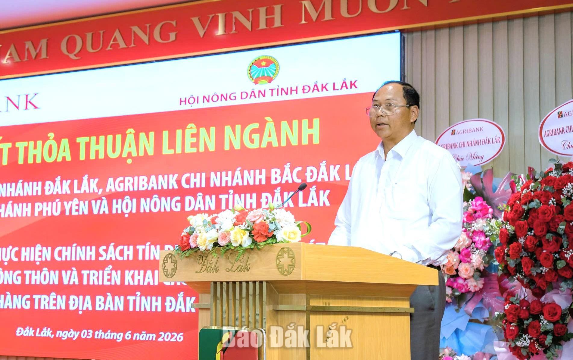 Ông Ya Toan Ênuôl, Chủ tịch Hội Nông dân tỉnh Đắk Lắk phát biểu tại lễ ký kết.