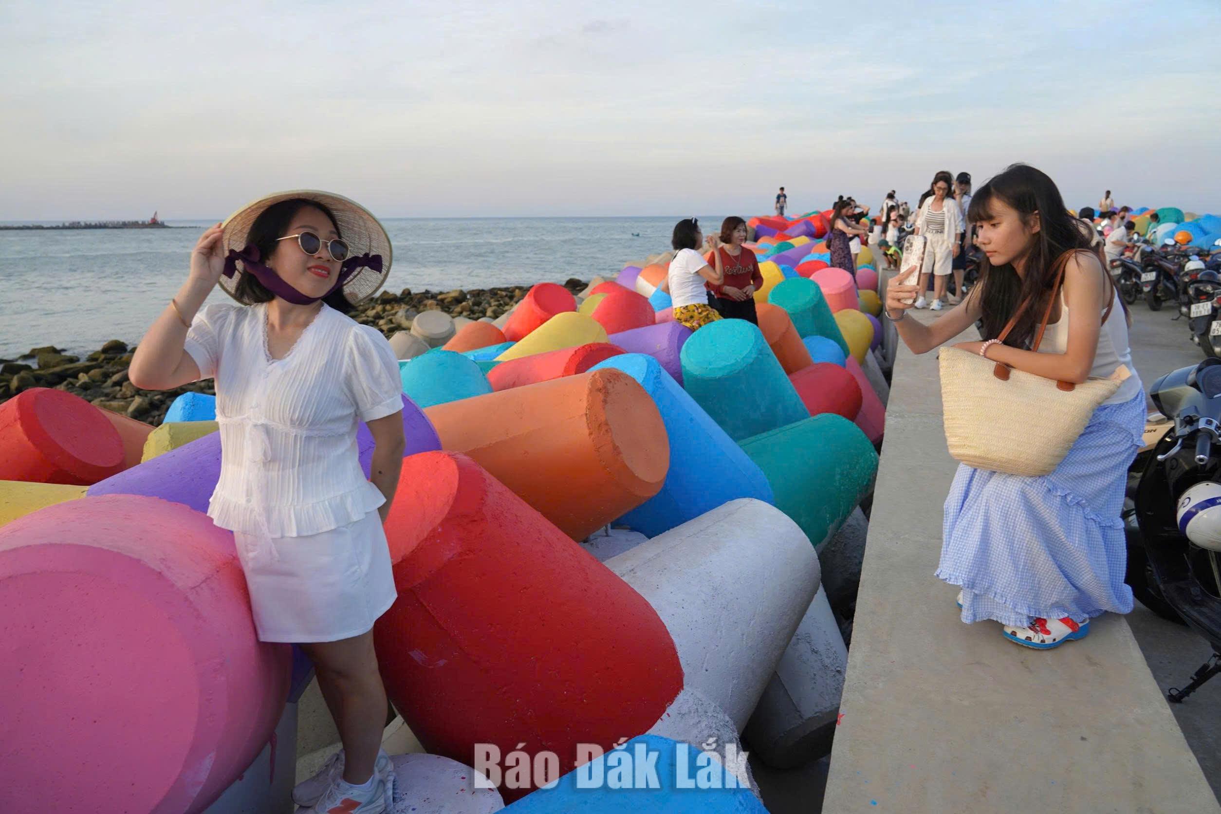 Thay “áo mới” cho bờ kè Xóm Rớ 2 5 20260620151537 20260623202825