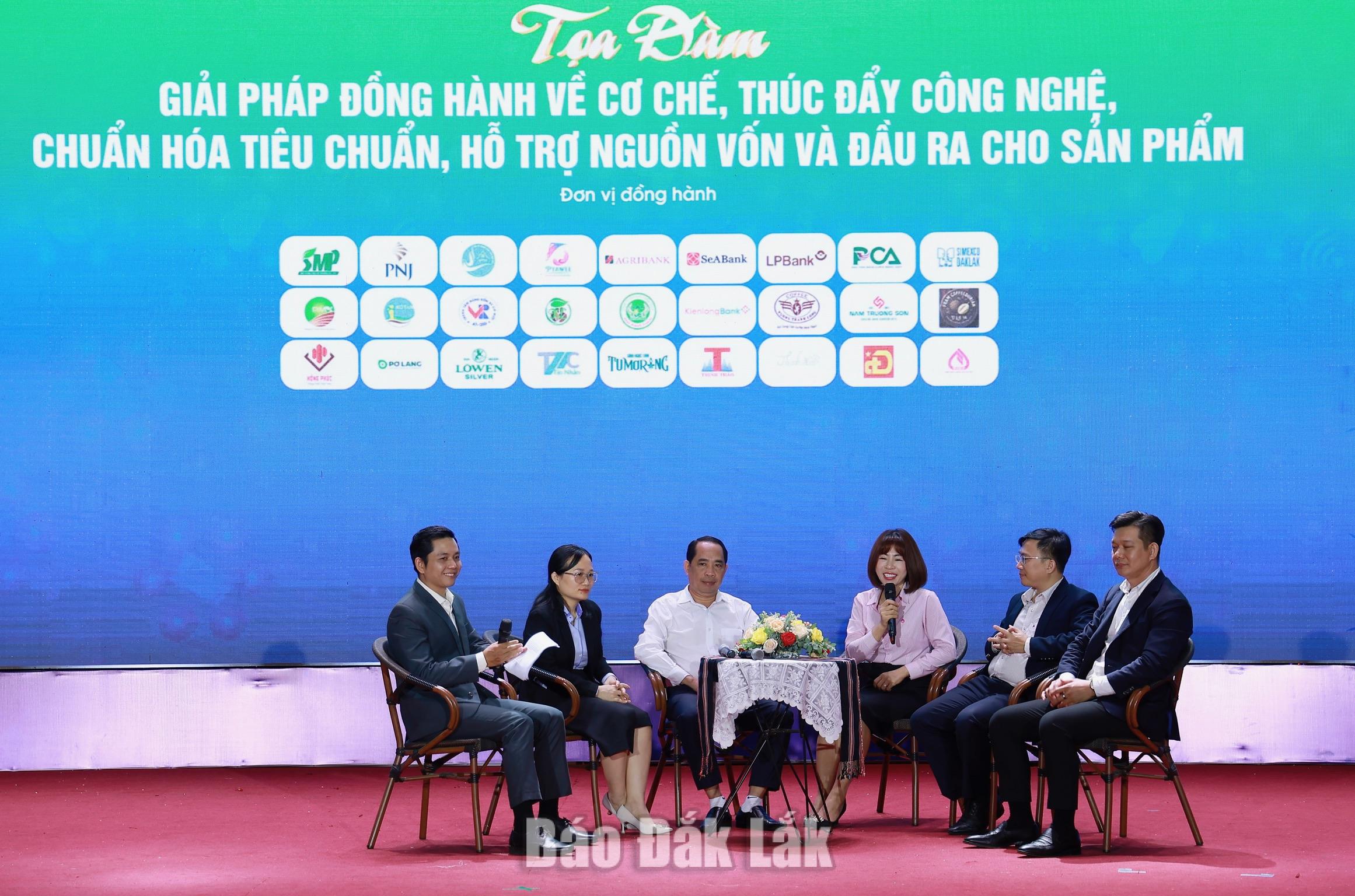 Các chuyên gia