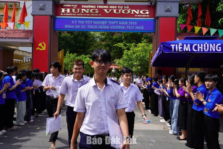 Bài thi môn Ngữ văn: Học sinh có học lực trung bình và khá có thể đạt khoảng 7 điểm