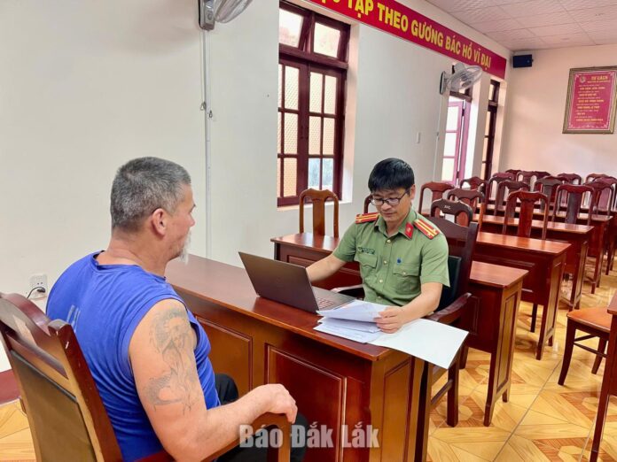 Công an tỉnh Đắk Lắk tiếp nhận công dân Việt Nam do Hoa Kỳ trục xuất
