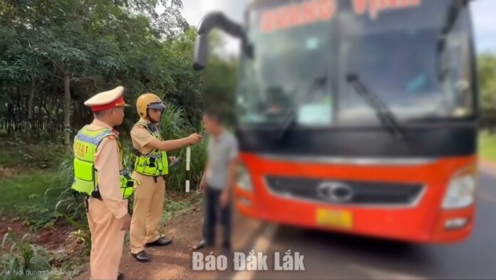 Đắk Lắk: Phát hiện tài xế xe khách vi phạm nồng độ cồn