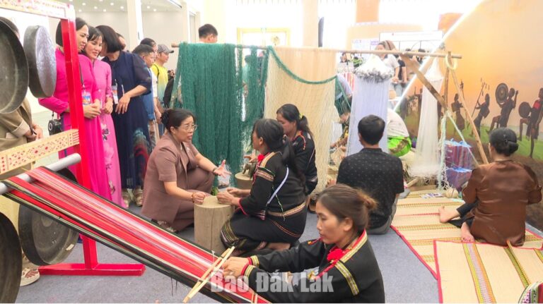 Đánh thức tiềm năng du lịch từ bản sắc văn hóa dân tộc