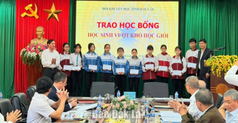 Hội Khuyến học Ðắk Lắk: Gắn công tác khuyến học, khuyến tài với mục tiêu phát triển con người