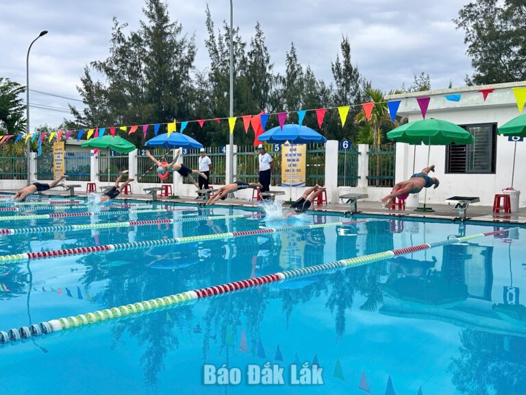 Hơn 100 vận động viên tham gia Giải bơi Đại hội Thể dục thể thao tỉnh Đắk Lắk