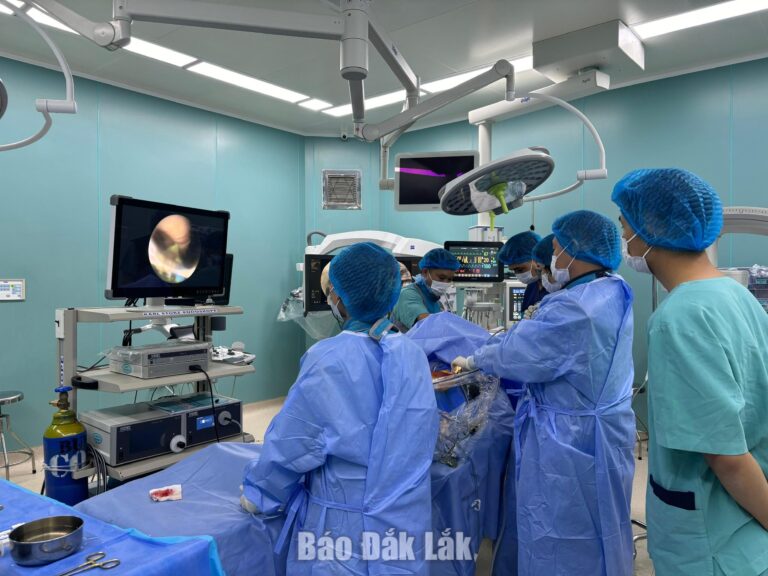 Tán sỏi mật qua da bằng laser: Phương pháp điều trị tối ưu cho bệnh nhân sỏi đường mật phức tạp