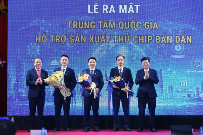 Việt Nam lần đầu có Trung tâm hỗ trợ sản Việt Nam lần đầu có Trung tâm hỗ trợ sản xuất thử chip bán dẫn