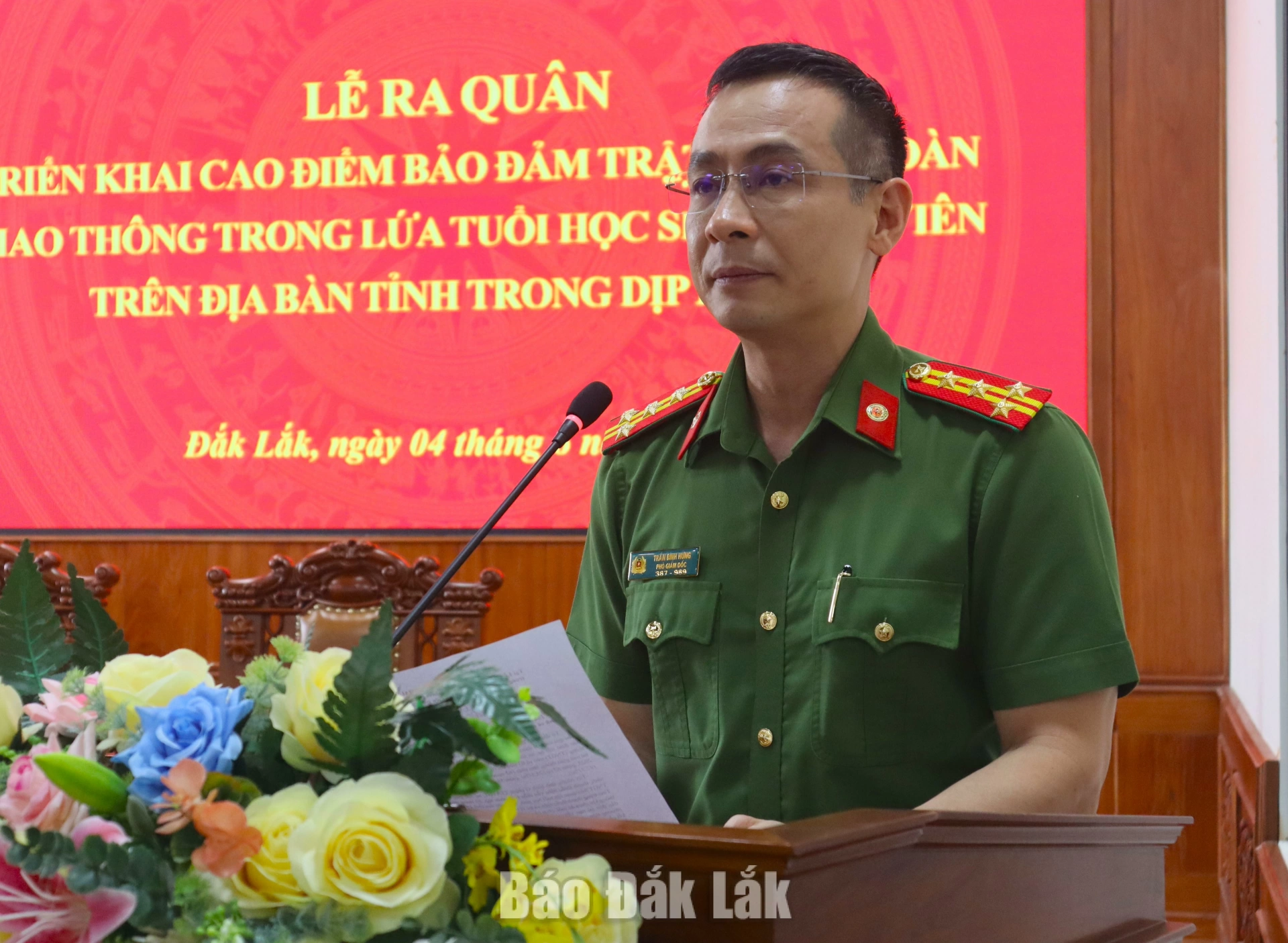 Đại tá Trần Bình Hưng, Phó Giám đốc Công an tỉnh phát biểu chỉ đạo tại buổi lễ.