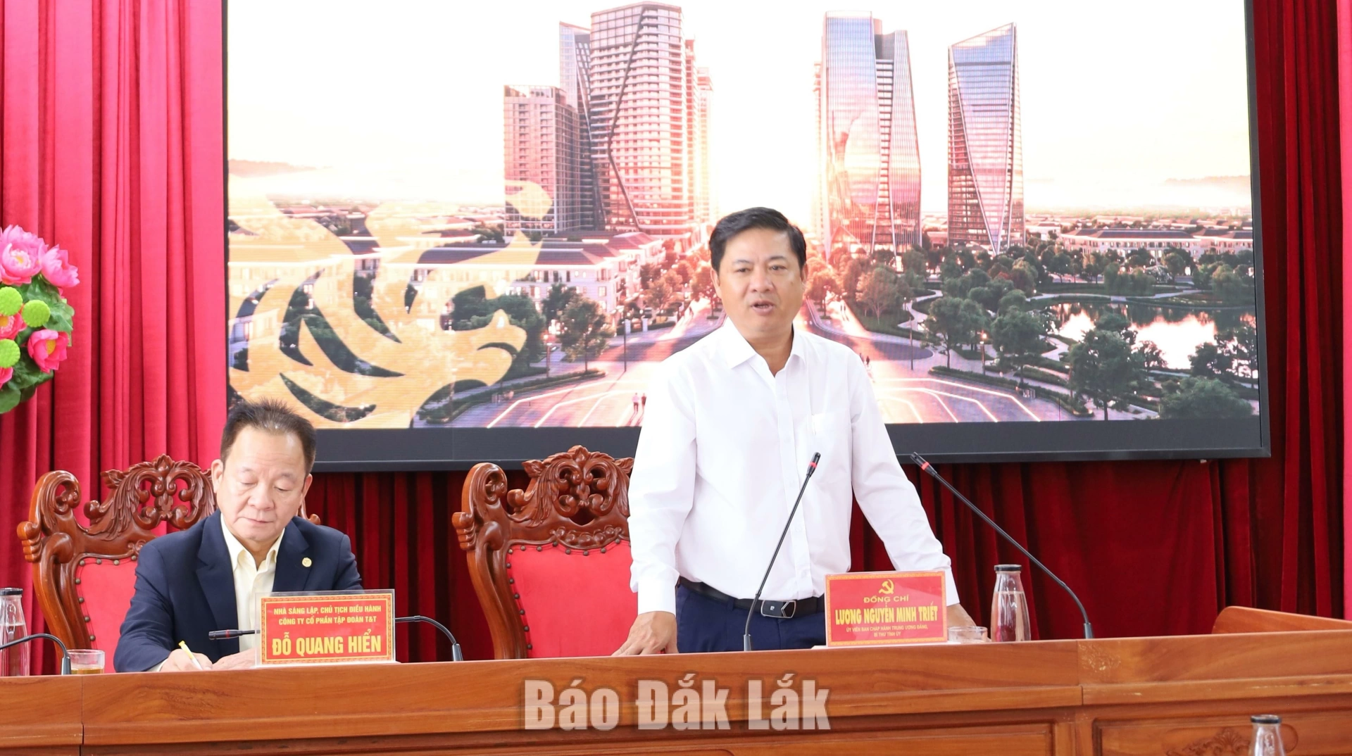 Đồng chí Lương Nguyễn Minh Triết, Ủy viên Trung ương Đảng, Bí thư Tỉnh ủy phát biểu tại buổi làm việc.