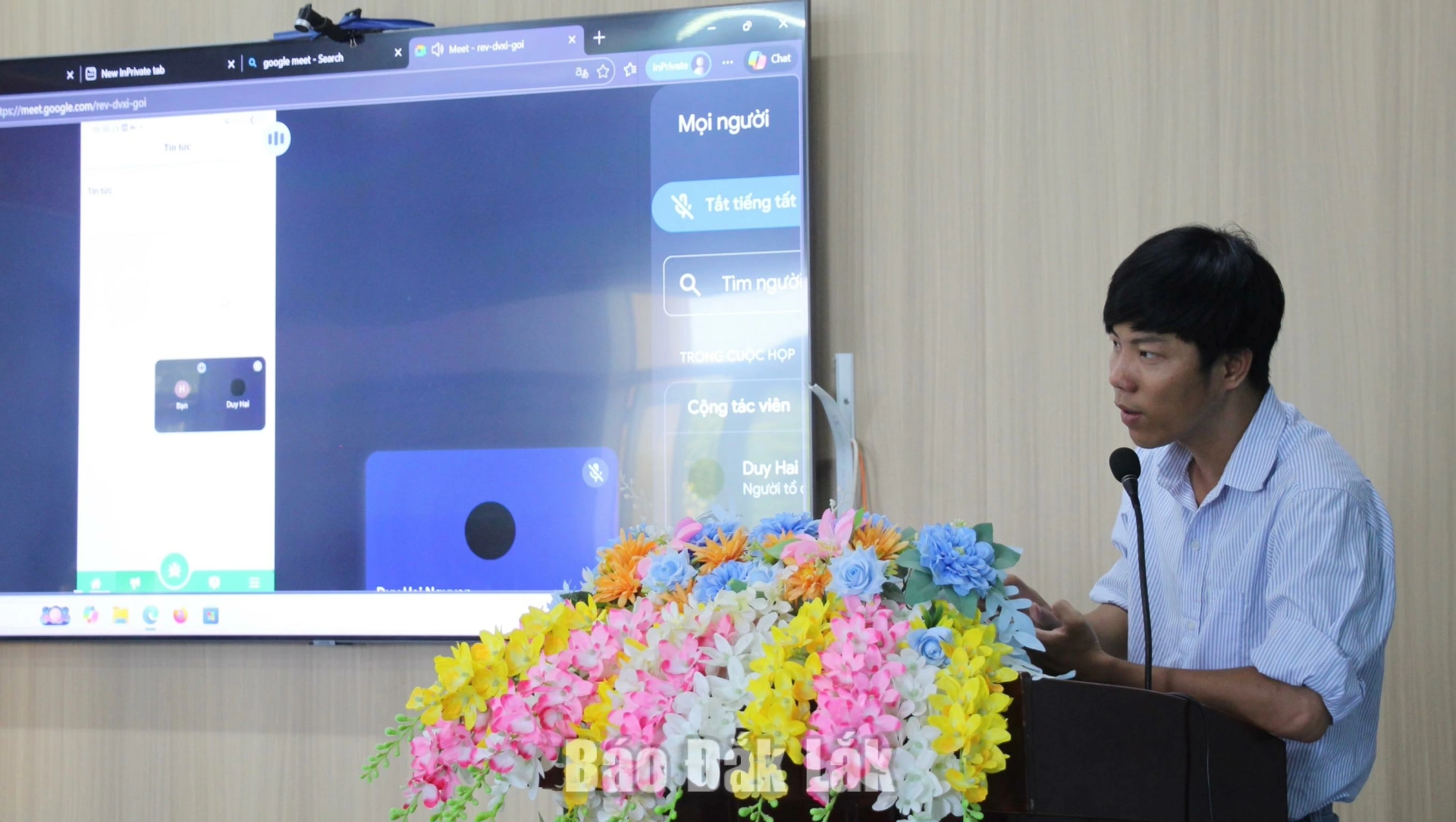 Chuyên gia hướng dẫn nông hộ sử dụng 