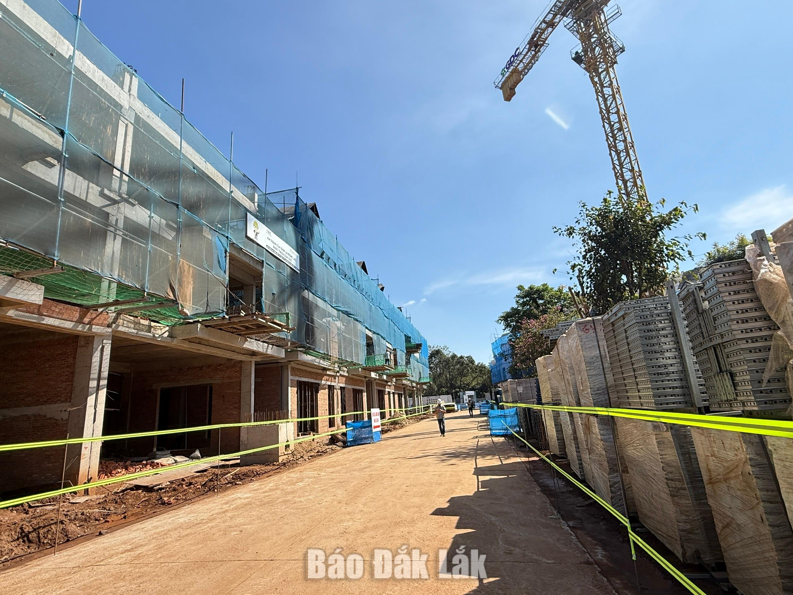 Việc áp dụng cơ chế luồng xanh nhằm tạo điều kiện thúc đẩy các dự án nhà ở xã hội (NOXH), nhà ở cho lực lượng vũ trang nhân dân không sử dụng vốn đầu tư công trên địa bàn tỉnh. 
