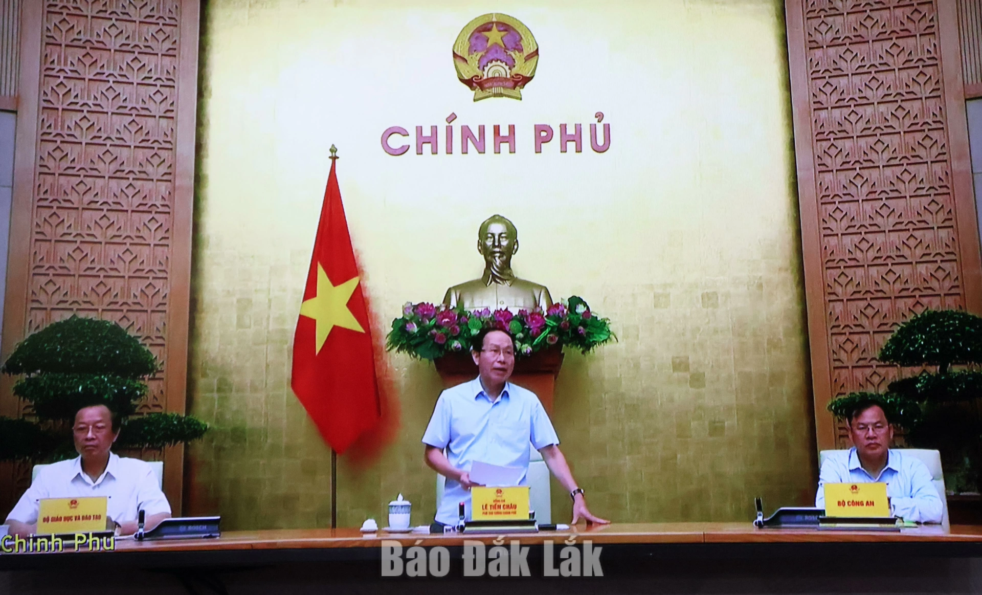 Phó Thủ tướng Chính phủ Lê Tiến Châu phát biểu tại hội nghị.