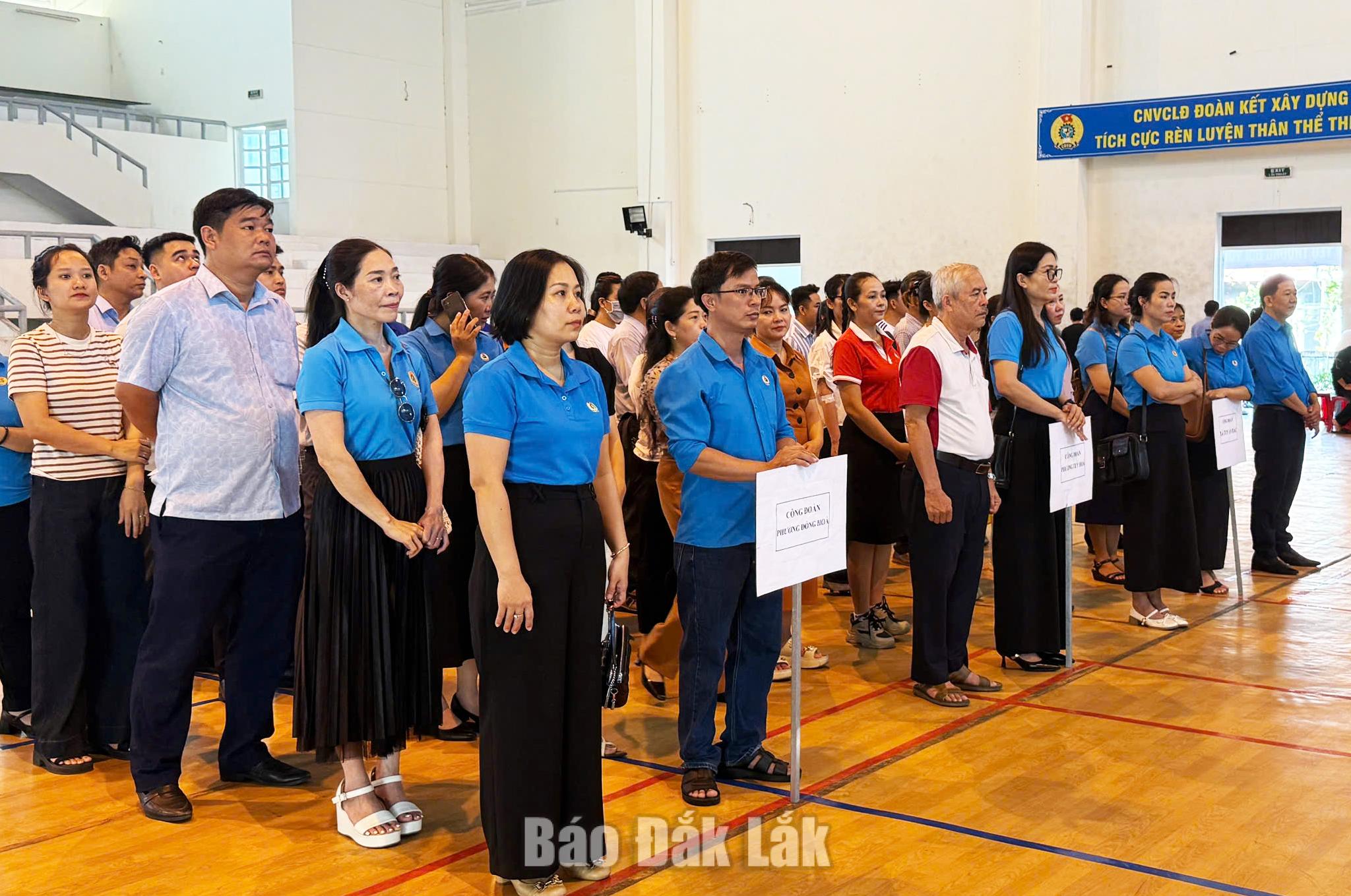 Cán bộ, đoàn viên, người lao động tham gia chương trình.