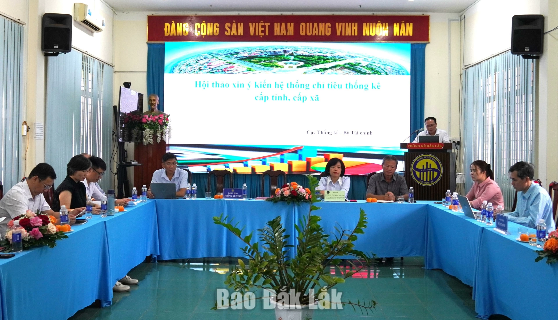 Hội thảo về “Hệ thống chỉ tiêu thống kê cấp tỉnh, cấp xã” 1 Lãnh đạo Thống kê tỉnh chỉ trì hội thảo.