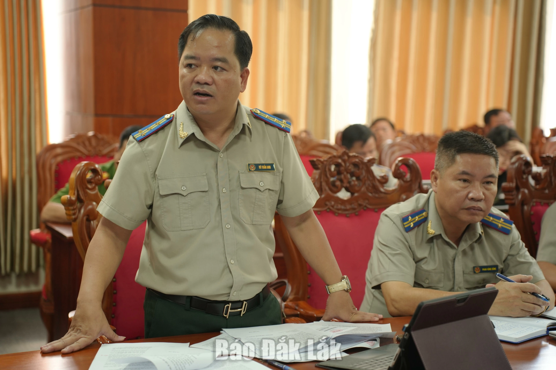 Tăng cường trách nhiệm, xử lý dứt điểm các vụ việc thi hành án tồn đọng 3 Ông Vũ Tuấn Anh, Trưởng Thi hành án dân sự tỉnh Đắk Lắk báo cáo tại buổi làm việc.