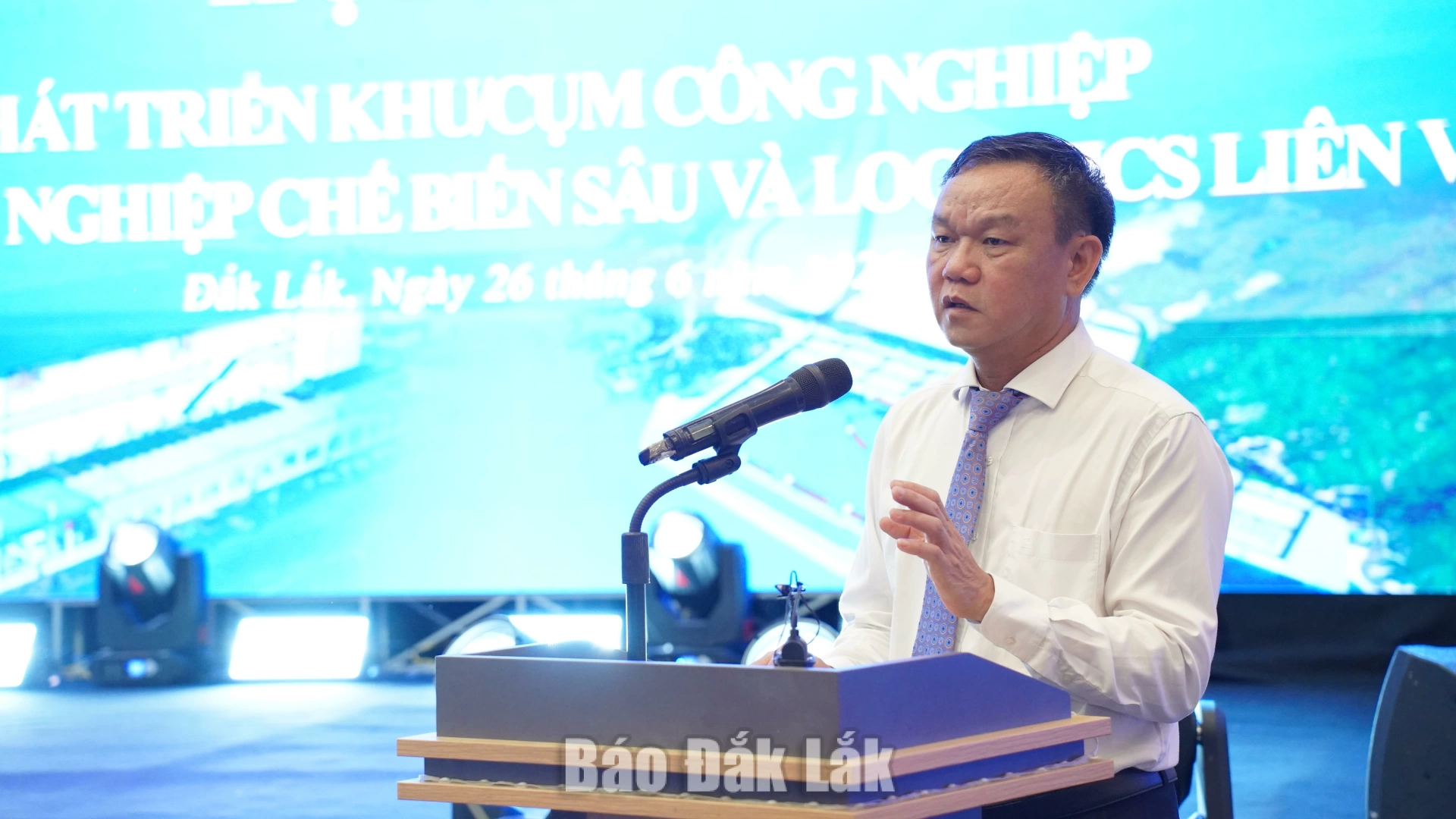 Phó Chủ tịch UBND tỉnh Đào Mỹ đánh gái cao những ý kiến đóng góp của các chuyên gia, nhà hoa học đã hiến kế cho tỉnh.