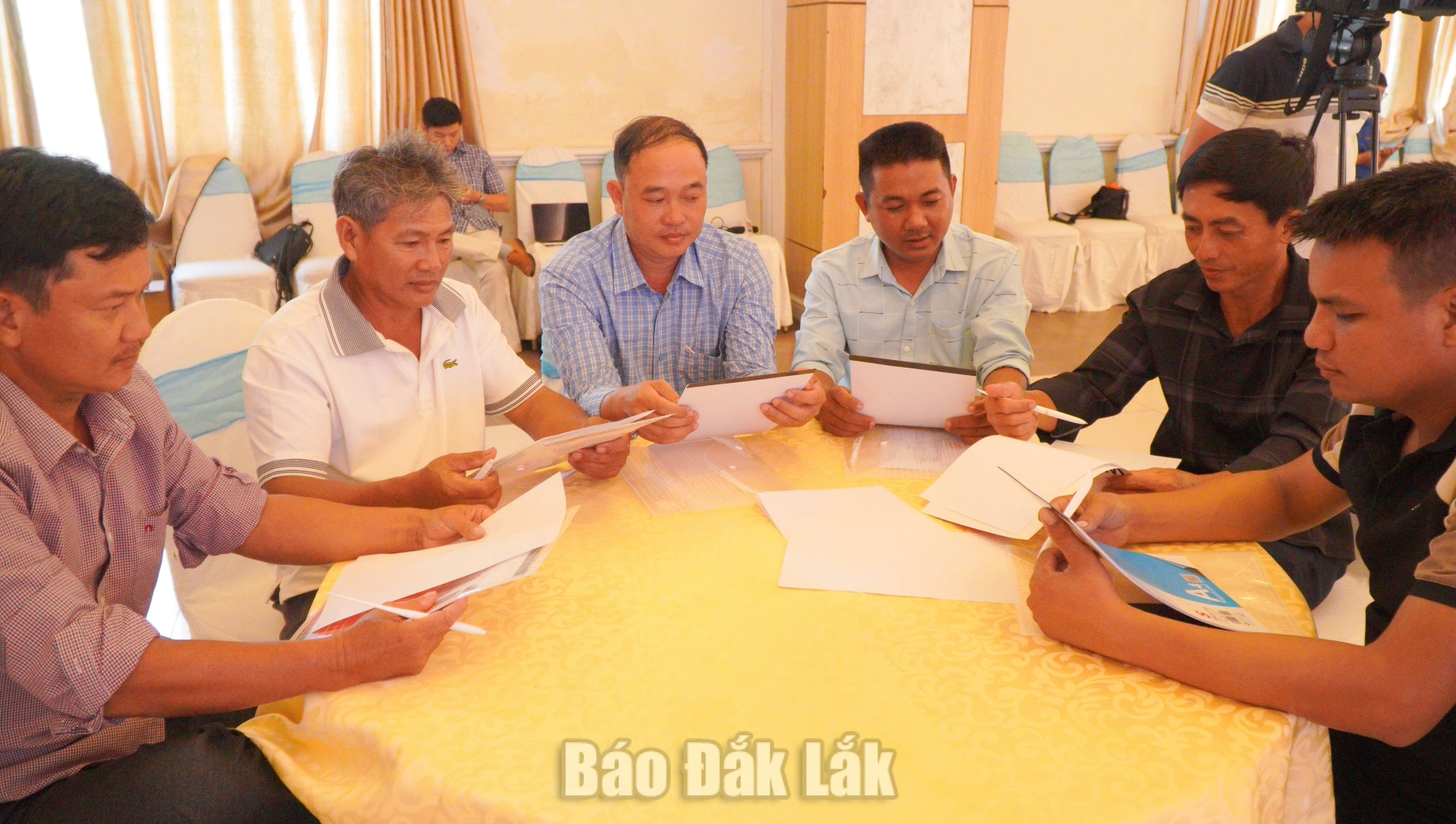 Các học viên thảo luận tại lớp tập huấn
