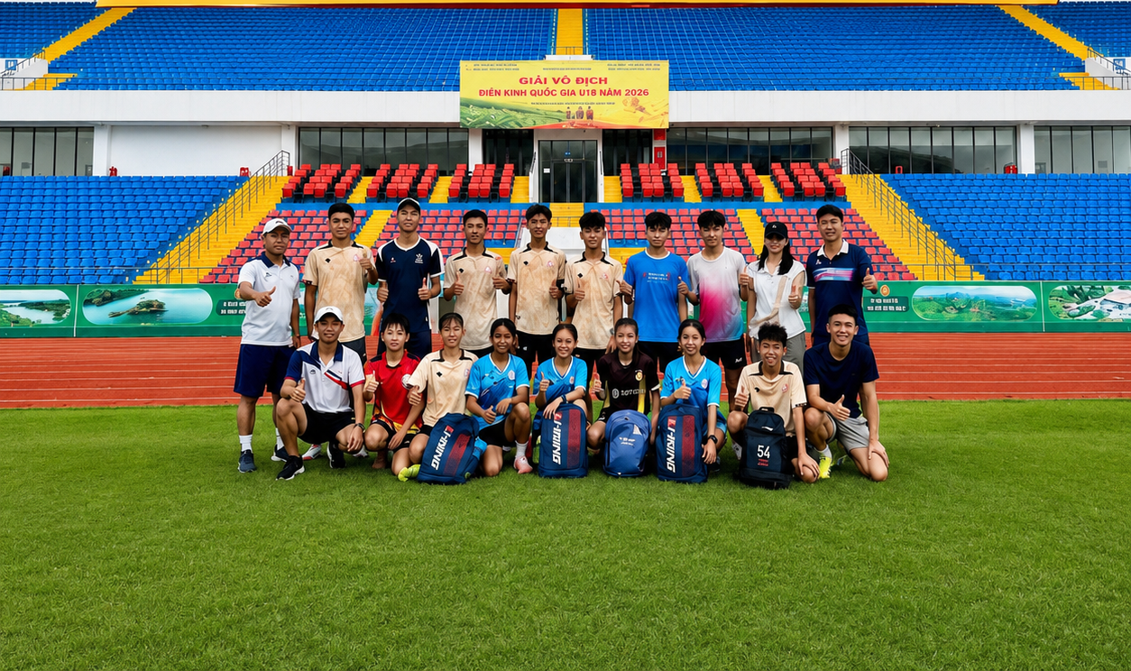 Giải vô địch điền kinh quốc gia U18 năm 2026: Đắk Lắk đoạt 9 huy chương 1 Ban huấn luyện, đội tuyển điền kinh Đắk Lắk tham dự giải. Ảnh: Điền kinh Đắk Lắk.