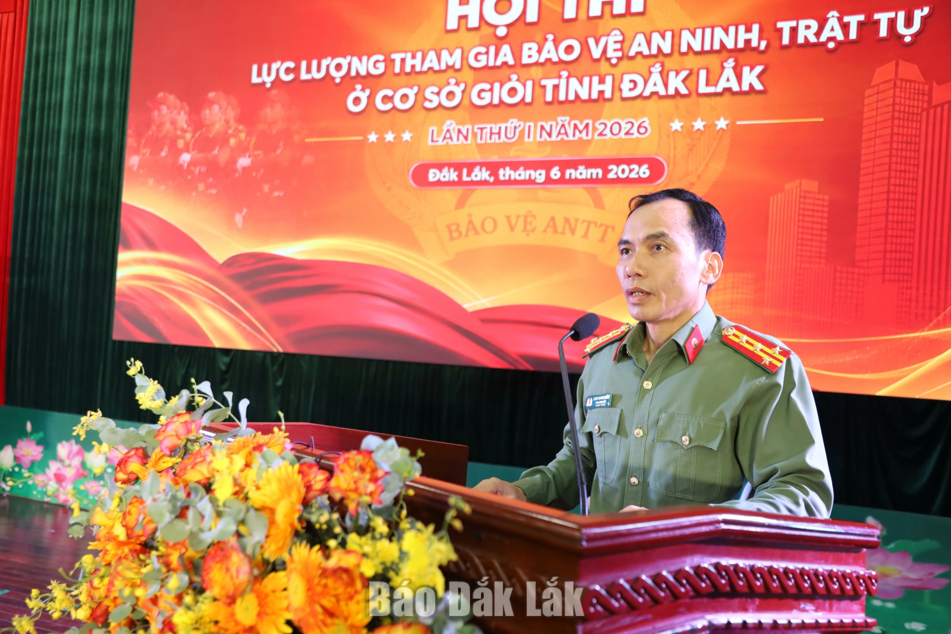Đại tá Trần Quang Hiếu, Phó Giám đốc Công an tỉnh, Phó Trưởng Ban Chỉ đạo, Trưởng Ban Tổ chức Hội thi phát biểu khai mạc.