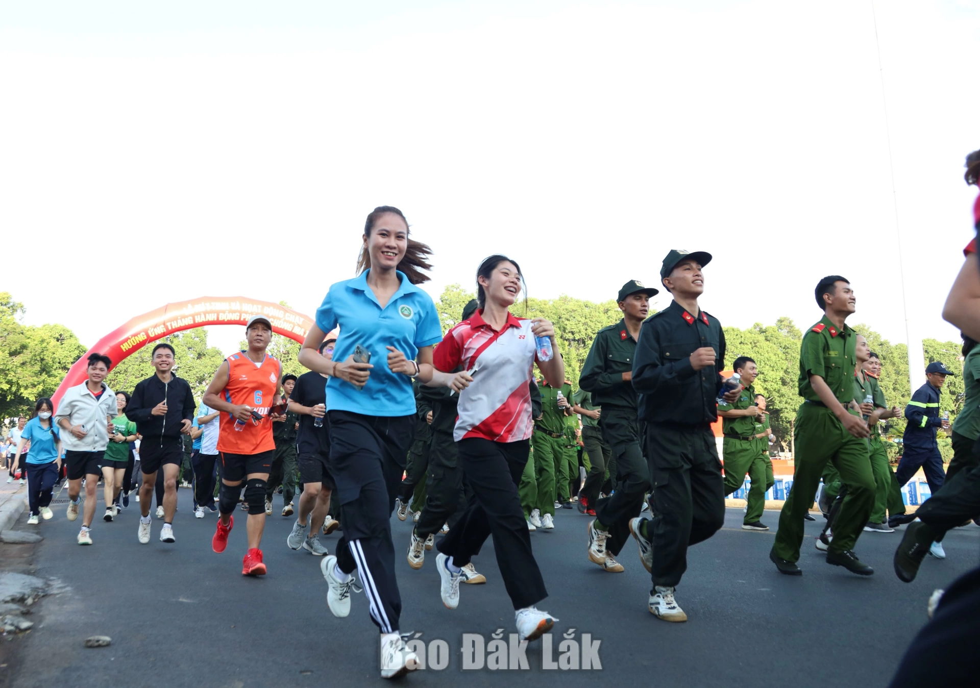 hoạt động diễn ra sôi động.