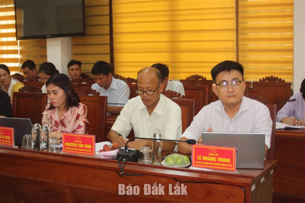 Đại biểu tham dự hội nghị.