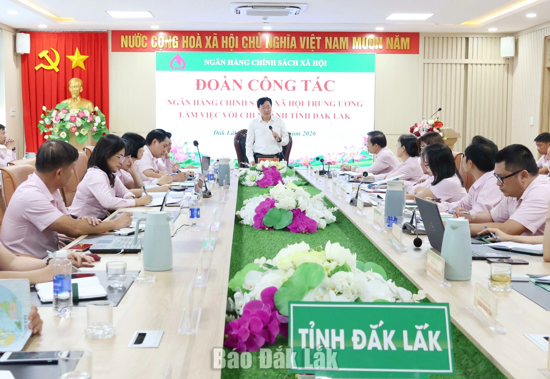 Tín dụng chính sách tại Đắk Lắk tăng trưởng tích cực, an toàn 1 Đoàn công tác Ngân hàng Chính sách xã hội Trung ương làm việc với chi nhánh tỉnh Đắk Lắk.