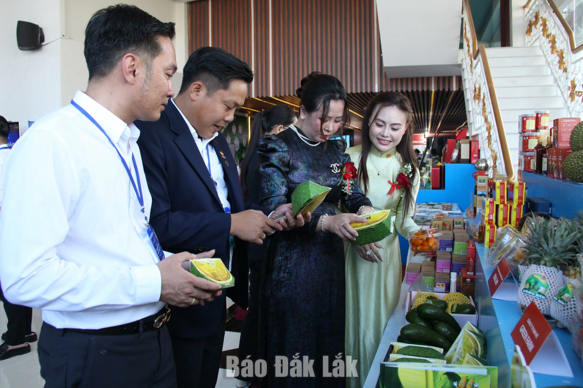 Sản phẩm nông nghiệp đặc trưng khu vực phía Tây Đắk Lắk thu hút khách hàng, đối tác.