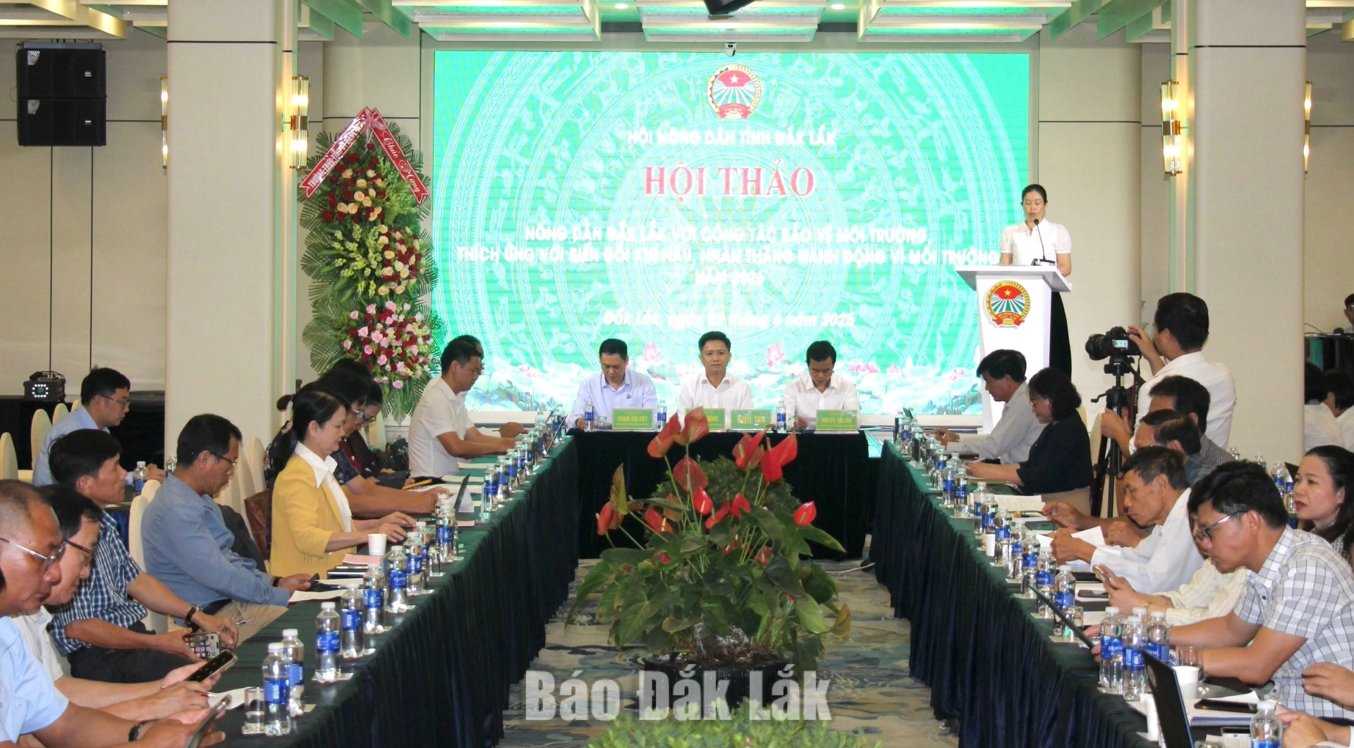 Phát huy vai trò nông dân trong bảo vệ môi trường, thích ứng biến đổi khí hậu 1 Toàn cảnh hội thảo. Ảnh: V.Anh