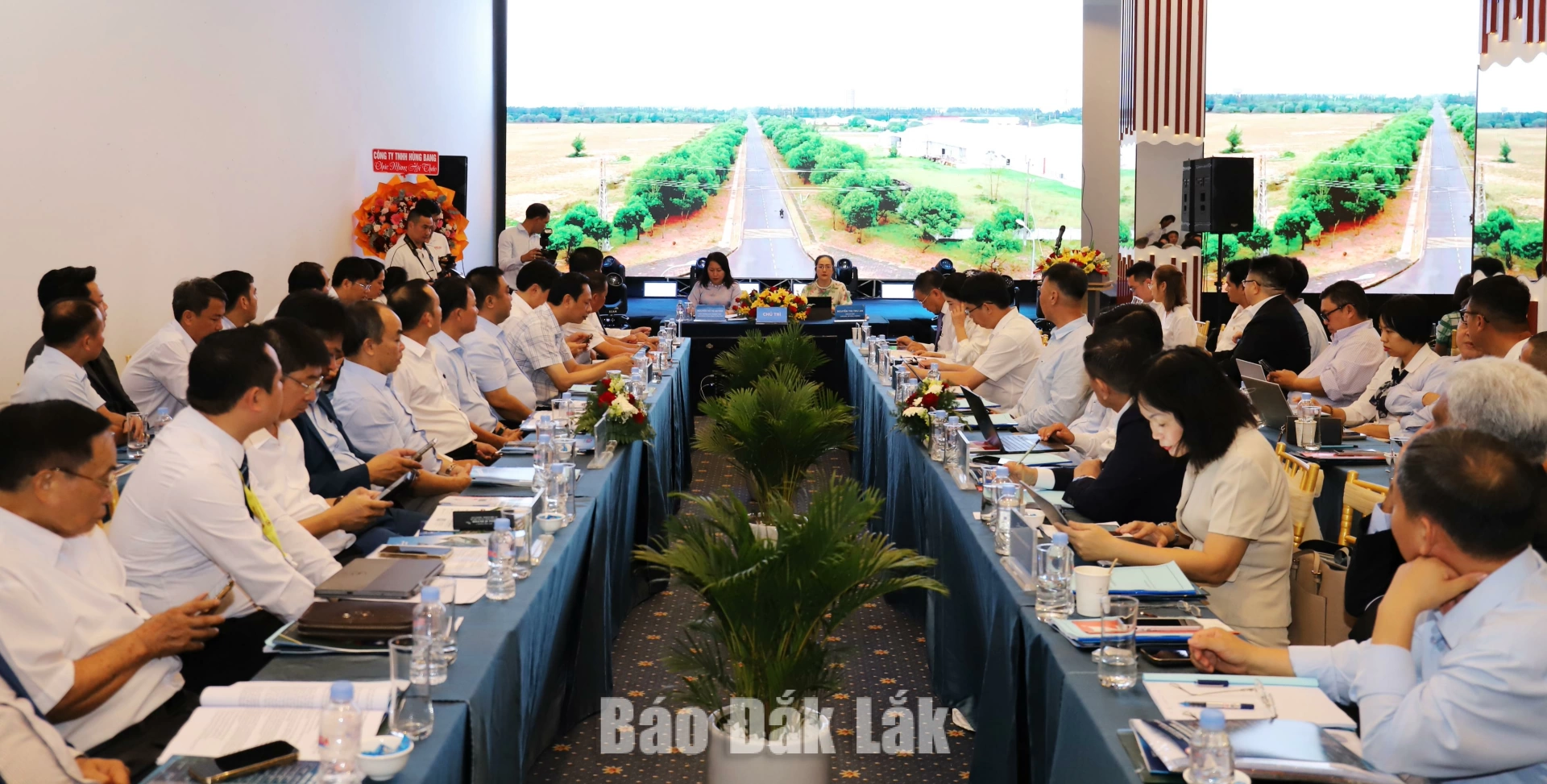 Hội thảo có sự tham gia của các chuyên gia, doanh nghiệp và nhà đầu tư trong và ngoài nước.