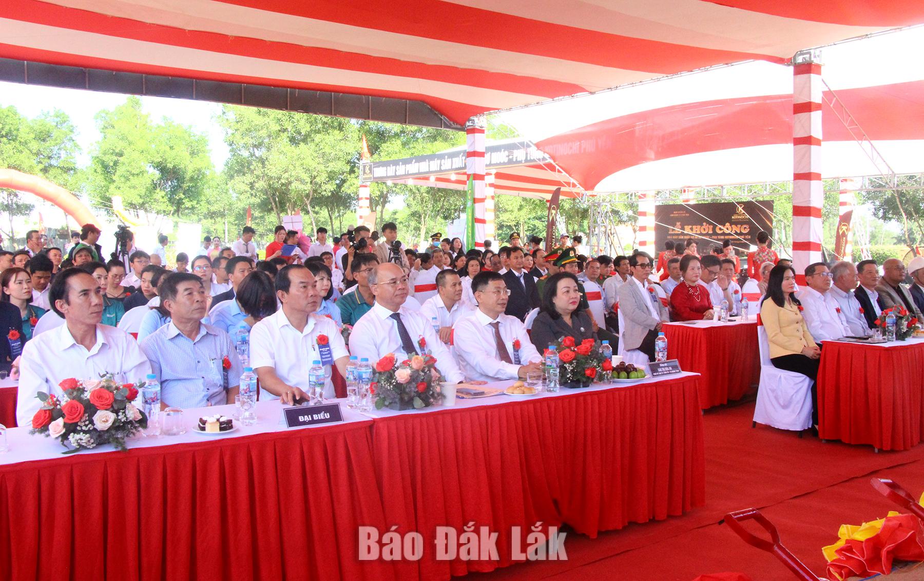 Các đại biểu tham dự lễ khởi công.