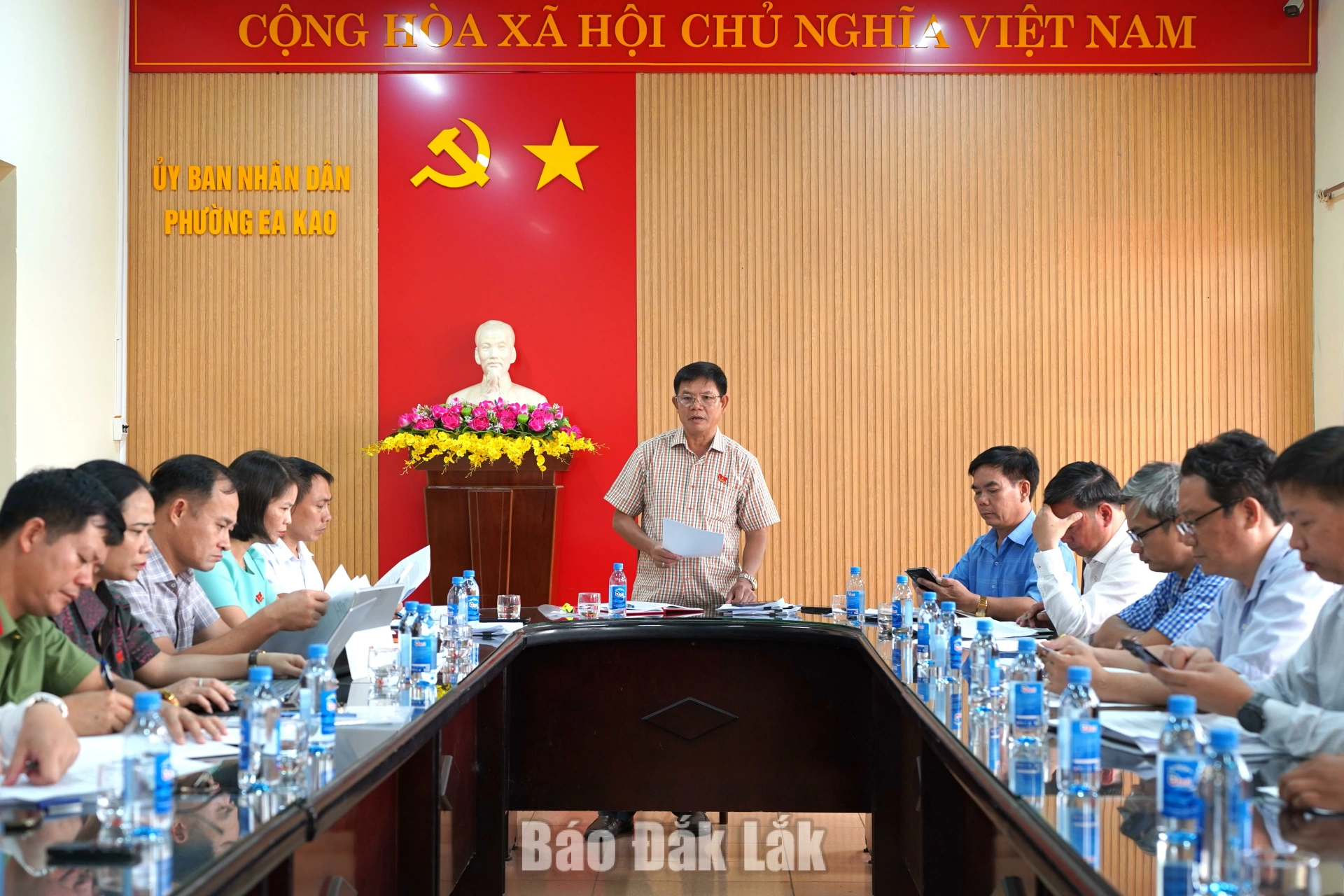 Giám sát công tác quản lý du lịch tại phường Ea Kao 3 Trưởng Ban Văn hóa - Xã hội, HĐND tỉnh, Trưởng đoàn giám sát Lê Văn Cường phát biểu kết luận buổi làm việc.