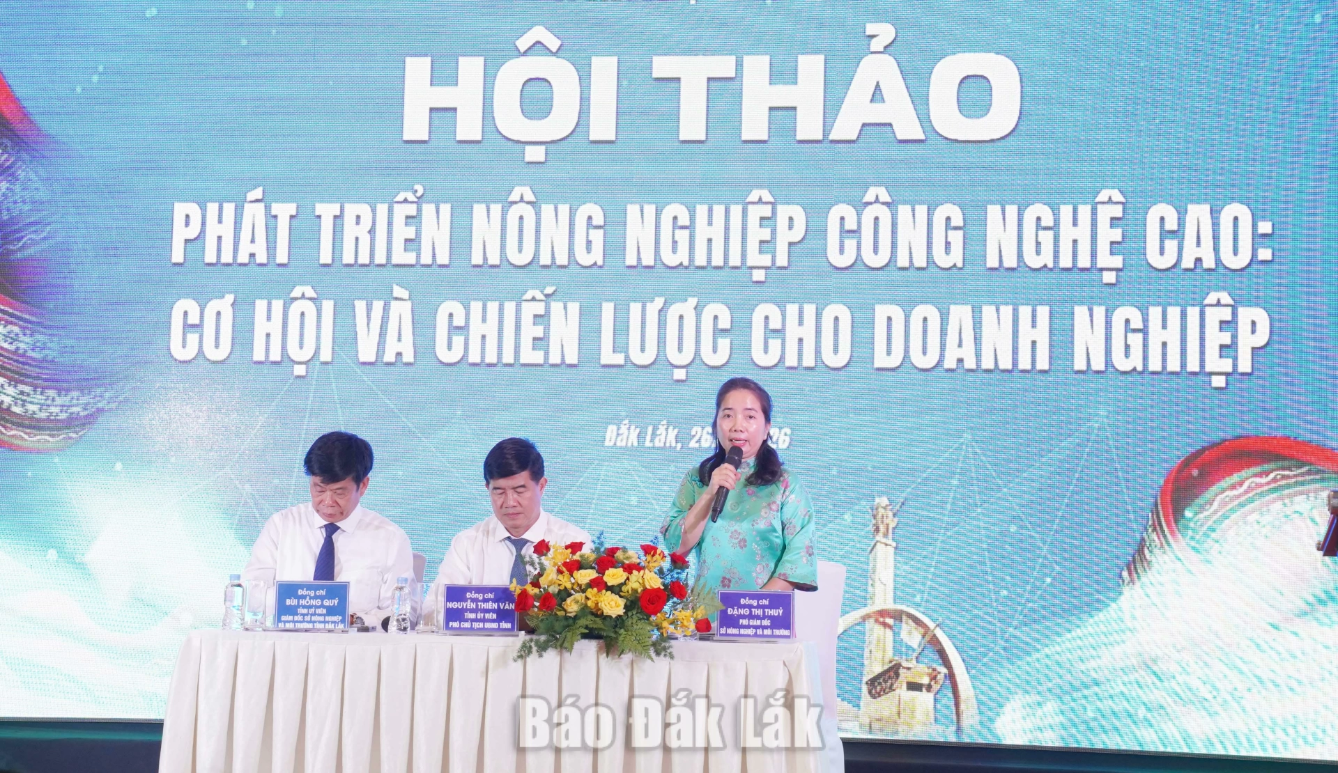 Chủ trì hội thảo ghi nhận những ý kiến đóng góp của doanh nghiệp, hợp tác xã.