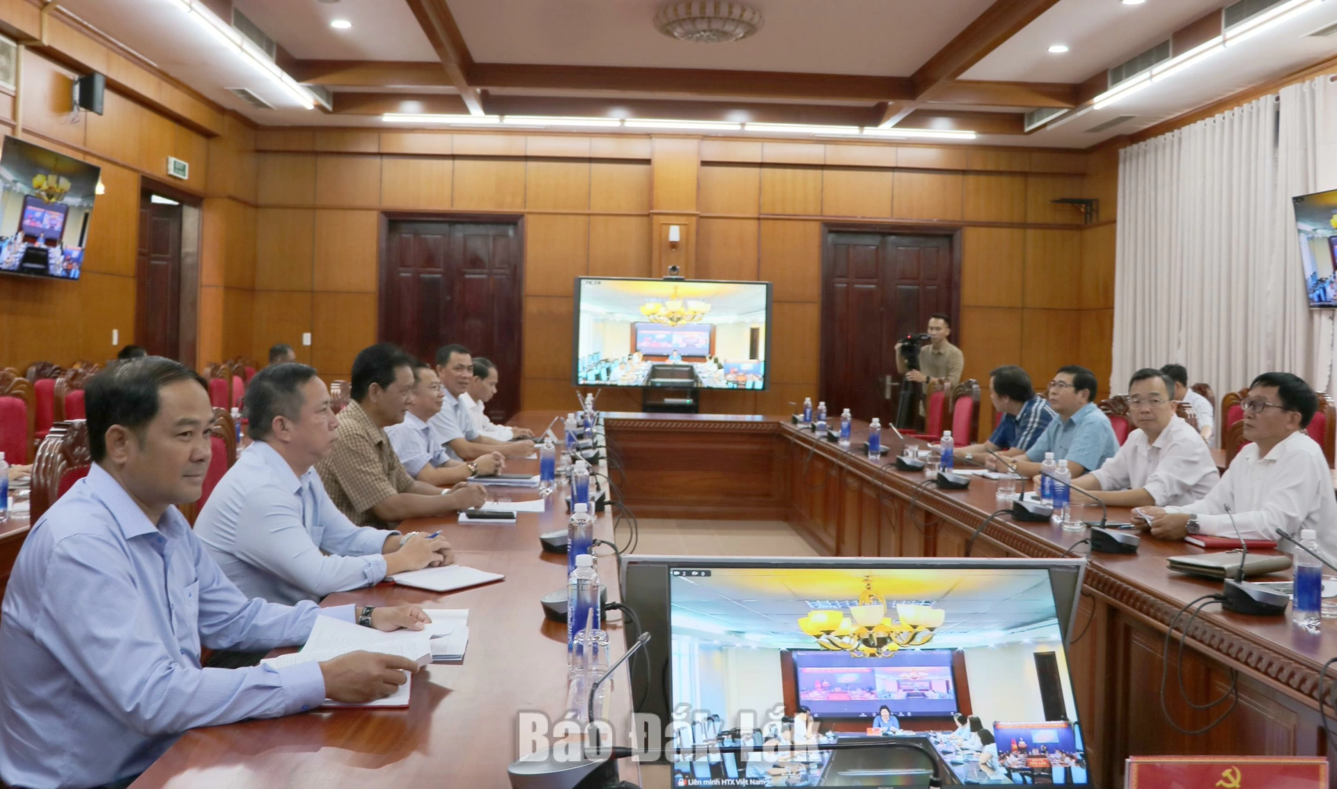 Khẩn trương hoàn thiện các điều kiện tổ chức Đại hội Liên minh Hợp tác xã tỉnh Đắk Lắk 3 Hội nghị được kết nối trực tuyến đến điểm cầu Liên minh Hợp tác xã Việt Nam.