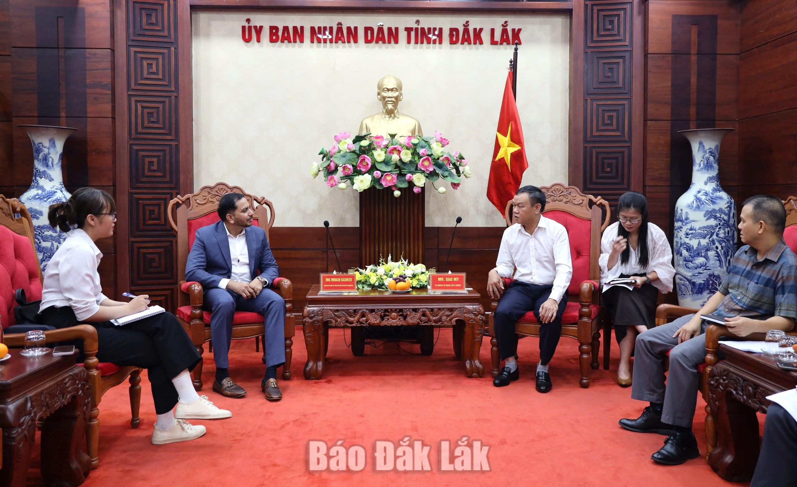 Đồng chí Đào Mỹ, Phó Chủ tịch UBND tỉnh tại buổi tiếp, làm việc với đoàn.