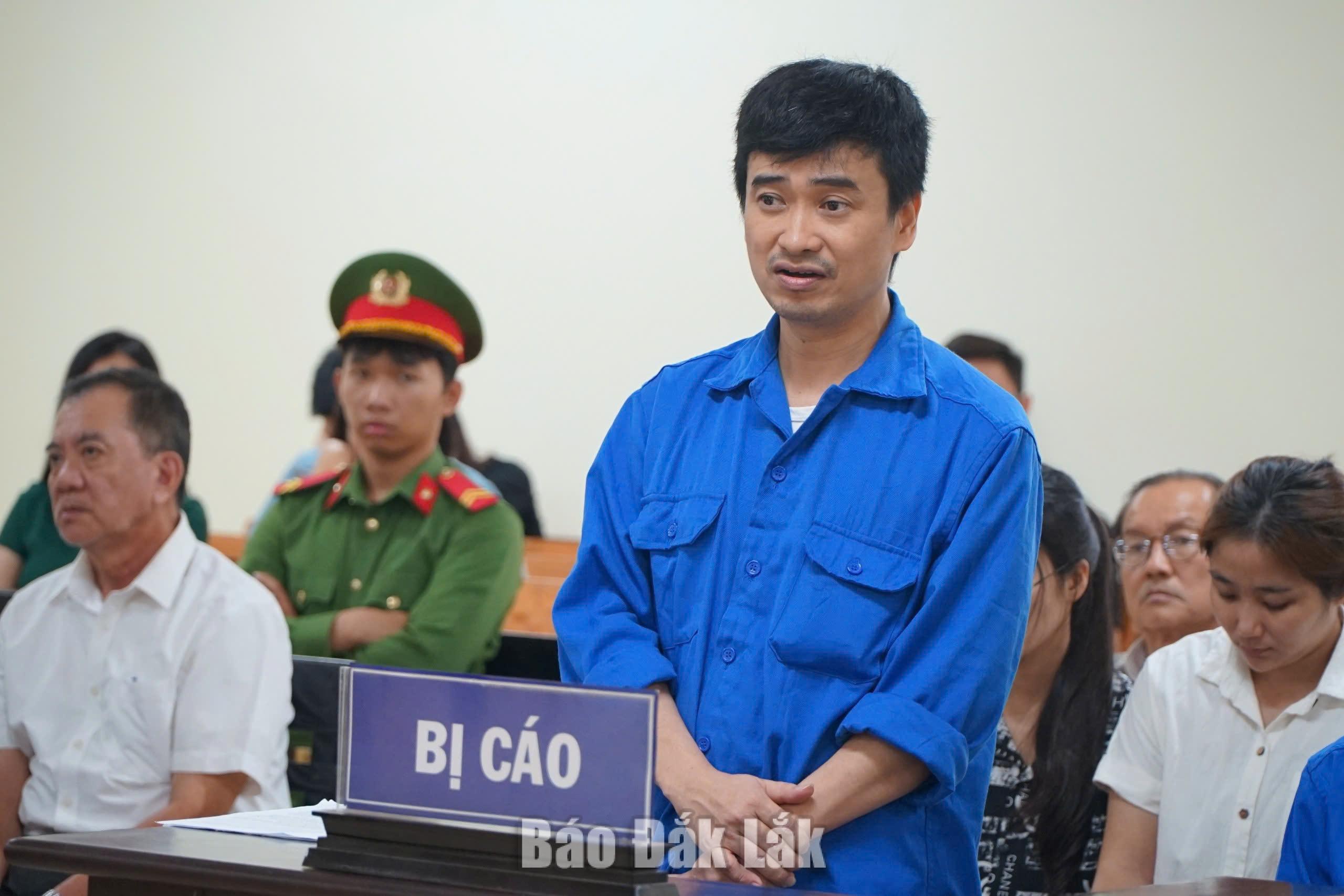 Xét xử vụ án Công ty Việt Á tại CDC Đắk Lắk: Bản án nghiêm minh, rõ trách nhiệm 2 Bị cáo Phan Quốc Việt tại phiên tòa sơ thẩm.