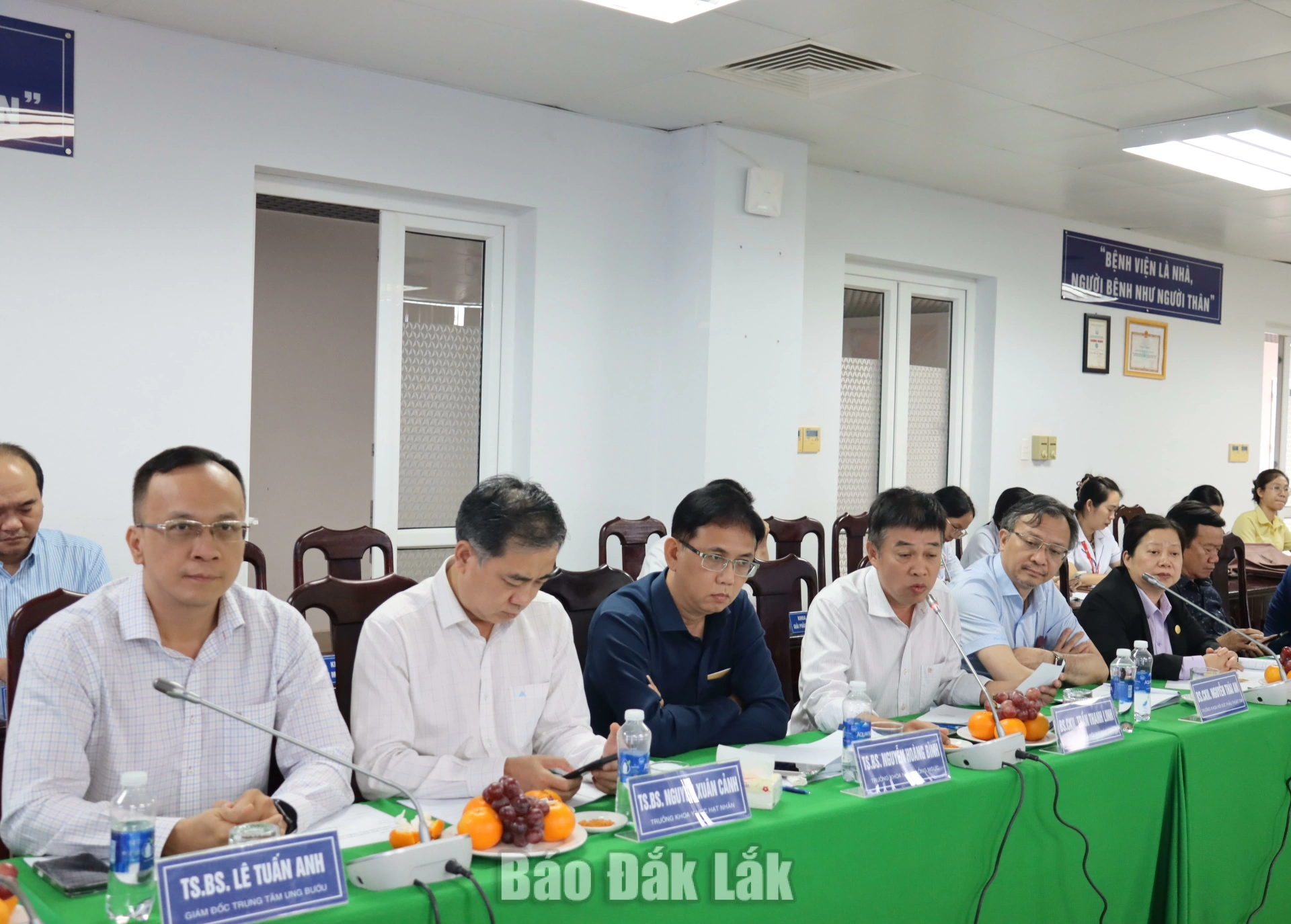 Bệnh viện Chợ Rẫy hỗ trợ nâng cao năng lực chuyên môn cho Bệnh viện Đa khoa vùng Tây Nguyên 3 Các bác sĩ Bệnh viện Chợ Rẫy tham gia khảo sát hỗ trợ chuyên môn cho Bệnh viện Đa khoa vùng Tây Nguyên.