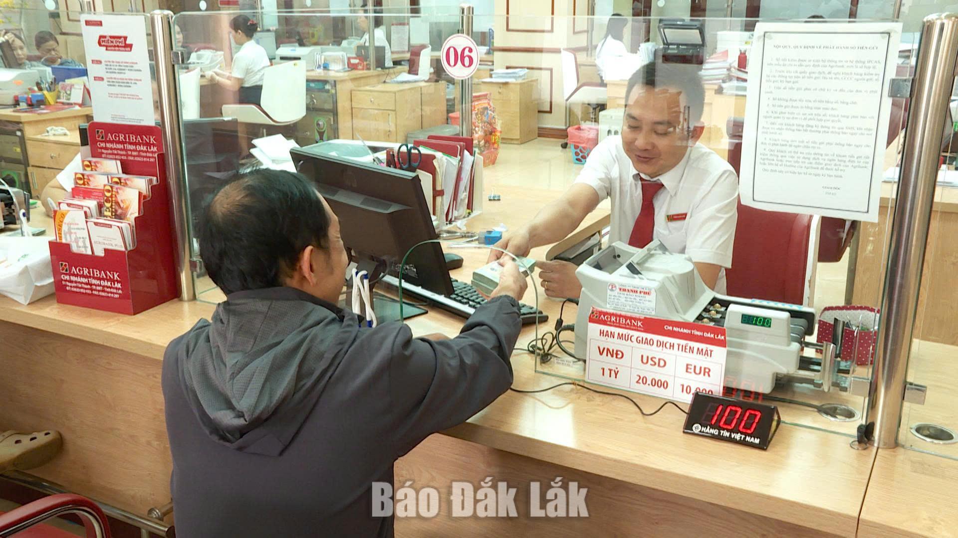 Agribank chi nhánh Đắk Lắk: Khơi thông nguồn vốn, tiếp sức doanh nghiệp bứt phá 2 Agribank Chi nhánh Đắk Lắk đã đưa ra hàng loạt chương trình tín dụng ưu đãi với quy mô vốn lên đến hàng trăm nghìn tỷ đồng