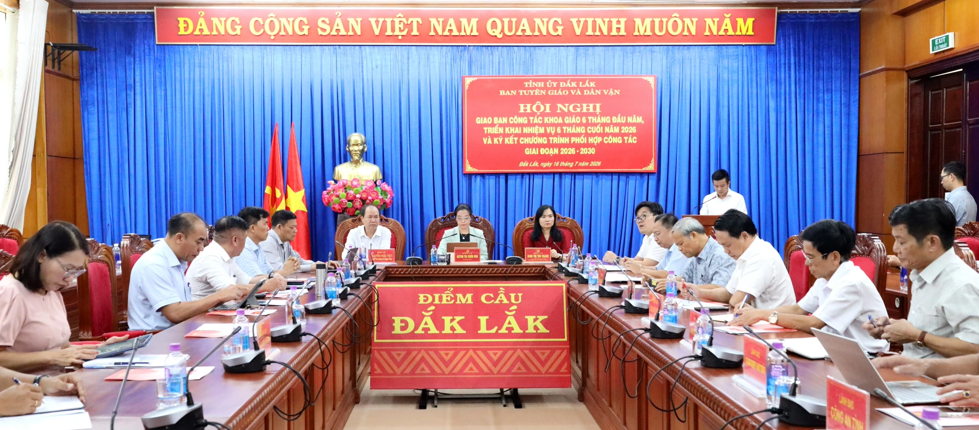 Tập trung thực hiện tốt các nhiệm vụ công tác khoa giáo 3 Các đại biểu dự hội nghị.