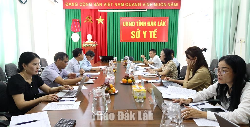 Hội đồng Dân tộc của Quốc hội làm việc với Sở Y tế Đắk Lắk 1 Các đại biểu tham dự buổi làm việc.