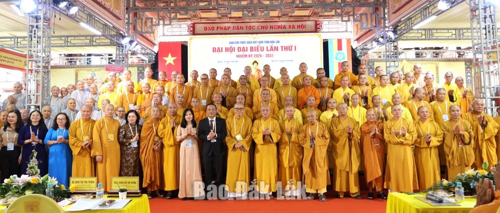 Ban trị sư Giáo hội Phật giáo Việt Nam tỉnh Đắk Lắk nhiệm kỳ 2026 - 2031 ra mắt tai Đại hội.