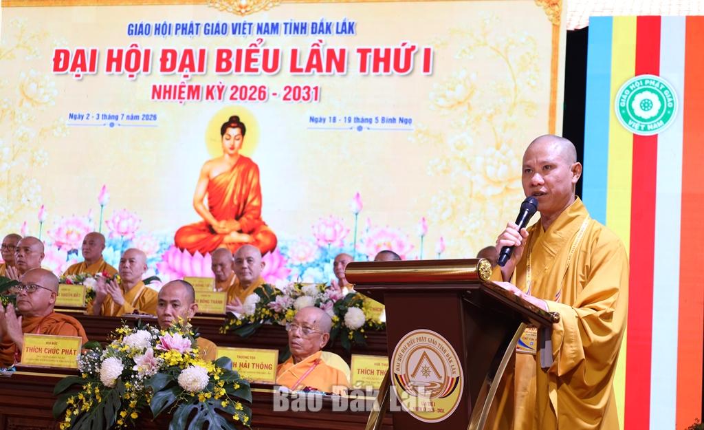 Thượng tọa Thích Nguyên Minh, Trưởng Ban Trị sự Giáo hội Phật giáo Việt Nam tỉnh Đắk Lắk phát biểu khai mạc Đại hội.