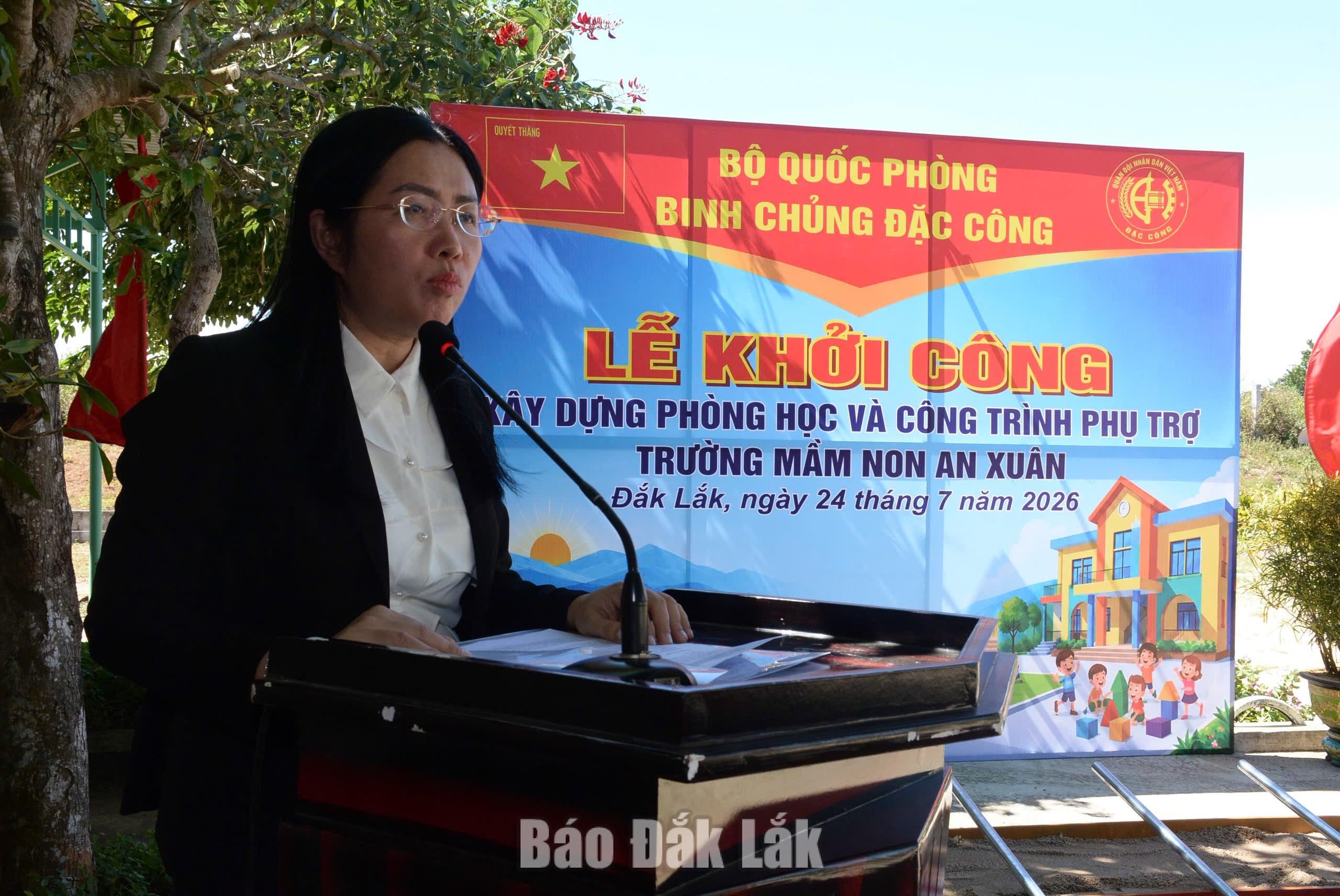 Bí thư Đảng uy, Chủ tịch HĐND xã Tuy An Tây Nguyễn Thị Hoài My phát biểu cảm ơn các đơn vị đã hỗ trợ công trình đầy ý nghĩa cho địa phương.