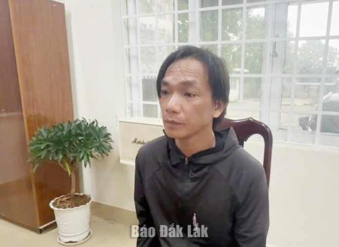 Bắt giữ đối tượng lừa đảo làm giả chứng từ Bắt giữ đối tượng lừa đảo làm giả chứng từ chuyển khoản chiếm đoạt tài sản