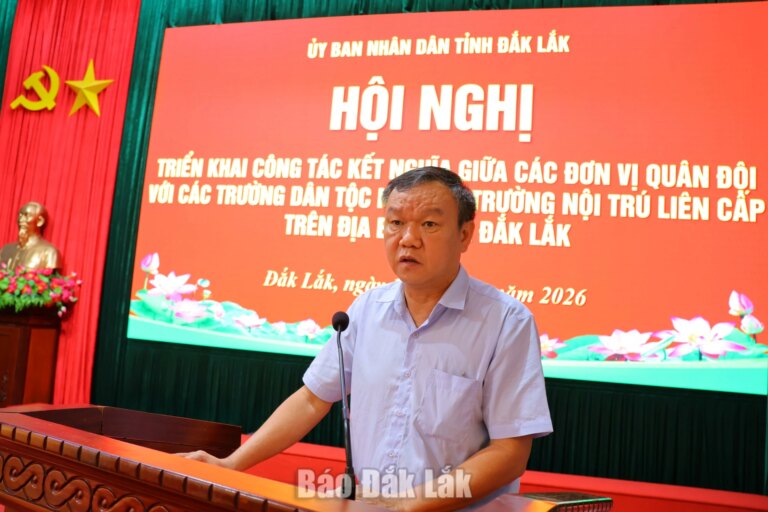 Các đơn vị Quân đội kết nghĩa với 26 trường học nội trú, trường liên cấp