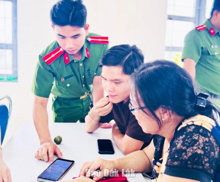 Cẩm nang nhỏ, lá chắn lớn