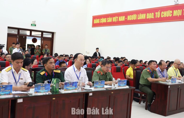 Công an tỉnh Đắk Lắk gặp mặt người có ảnh hưởng trên không gian mạng