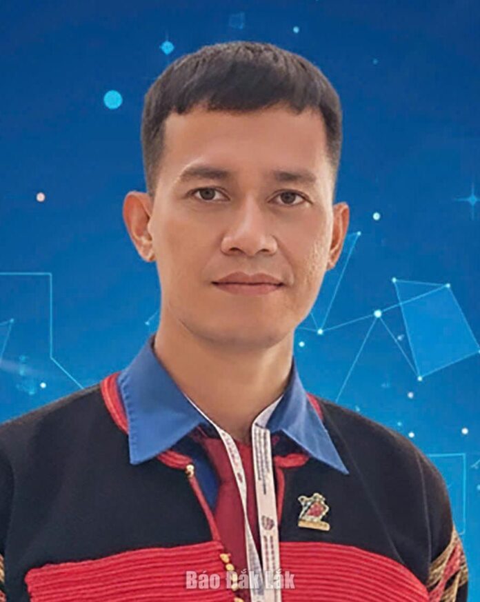 Đi từng ngõ, gõ từng nhà, hướng dẫn từng người Đi từng ngõ, gõ từng nhà, hướng dẫn từng người